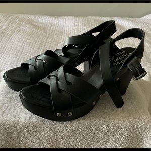 Kork Ease SandaLs. Worn once.,great condition!!